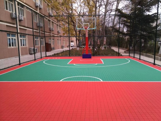 煙臺開發區富士康慧泓家苑室外藍球場